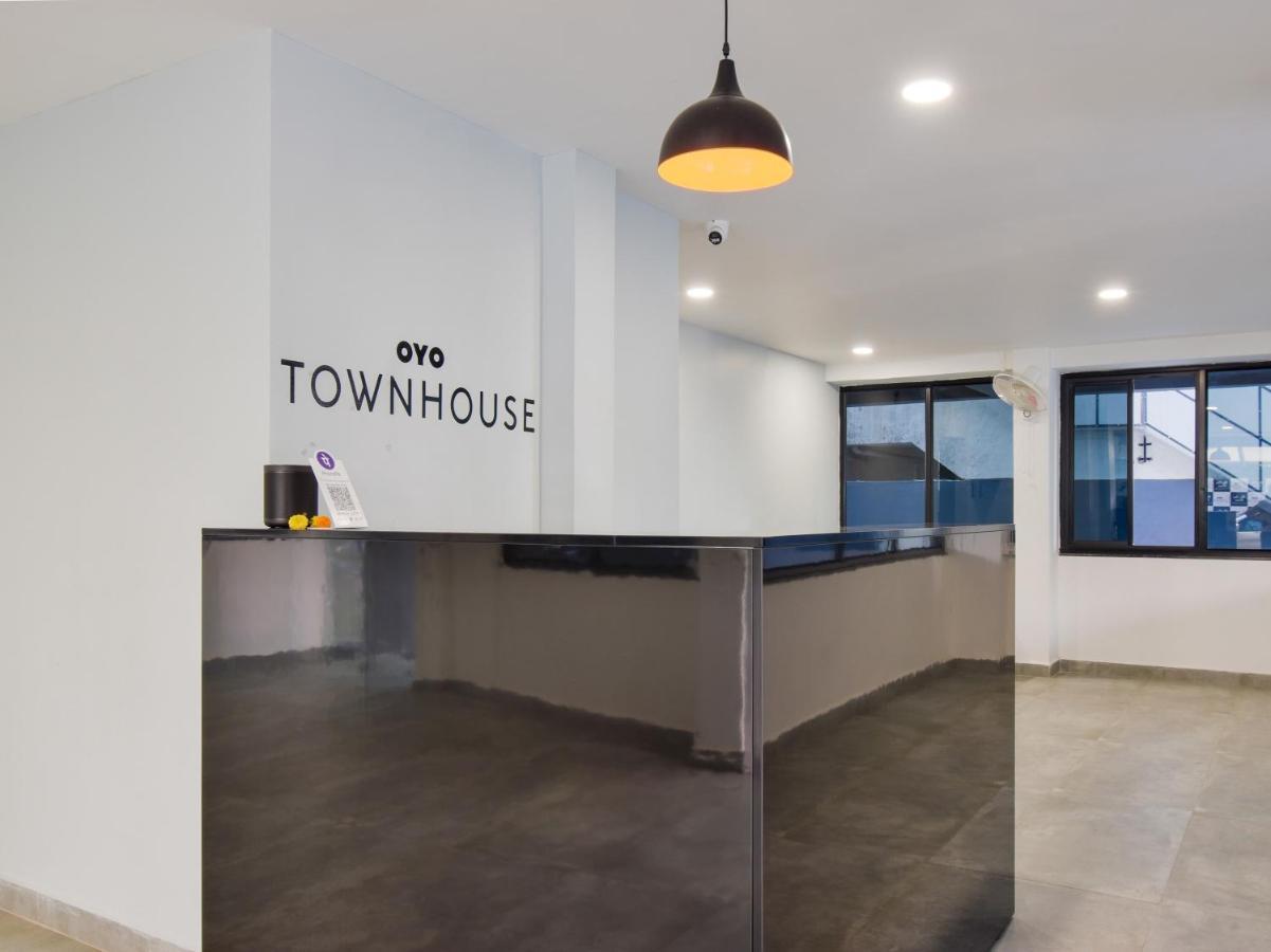 Oyo Townhouse 498 Hotel Western Nagpur Exterior photo